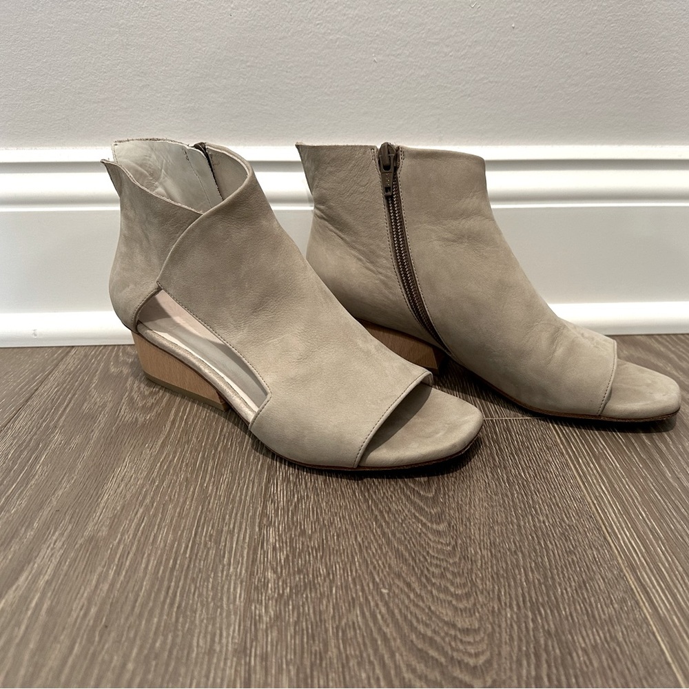 Coclico Suede Sandals
